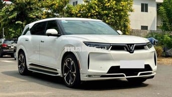 Vinfast VF9 Plus 2023 Trắng - Thuê Pin