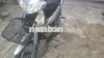 Yamaha Sirius màu Bạc