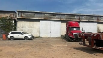cần cho thuê nhà kho 450m2, xe cont ra vào được, có điện 3 pha,
