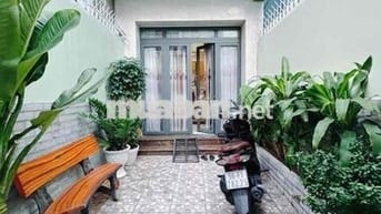 BÁN NHÀ HẺM QUẬN 4 - 60m2 NỞ HẬU - SÂN THƯỢNG - GIÁ 6,499 TỶ