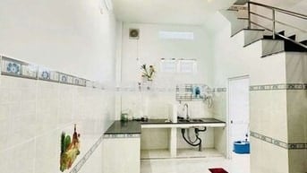 Cho thuê nhả nguyên căn an phú đông vươn lài quận 12