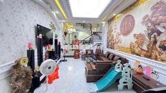 Chính Chủ Bán Nhà Mặt Tiền 8m 4pn 4wc sân ô tô- Tặng Hết Nội Thất