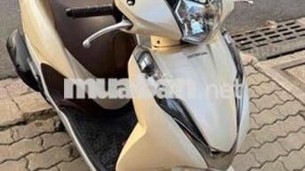 Honda Lead 125 2017 màu Kem