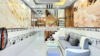 Nhà gần quận 4 cần bán mới đẹp vào ở liền