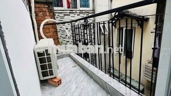 Nguyên căn Hẻm Bùi Viện Q1 , trệt lửng , 2 lầu , 2 PN , 80m2 , nhà đẹp