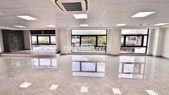 Cho thuê VP Nguyễn Cửu Vân 110m2 sàn đẹp view kính thoáng
