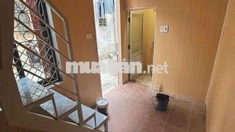 Cho thuê nhà riêng phố Hồng Mai - 15m2 -2 tầng - 1 ngủ - 4.5 triệu