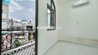 Studio ban công lớn cực chill ngay đường Âu Cơ, toà nhà thang máy
