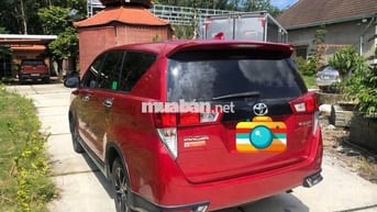 Toyota Innova Venturer Đỏ 7 chỗ