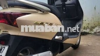 Honda Lead Vàng kem