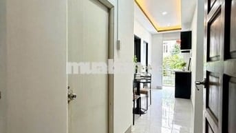 Phòng trọ bờ kè Trường Sa giáp Quận 1