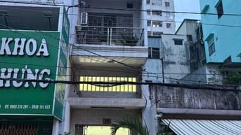 Cho thuê nhà mặt tiền nở hậu Nguyễn Công Trứ, Bình Thạnh, 4 tầng