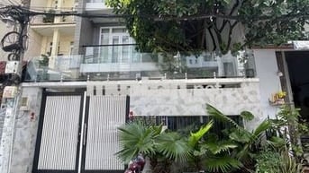 Hiếm nhà chính chủ 109tr/m2 đường Lê Văn Quới. Ngang 7 dài 22. 4tầng