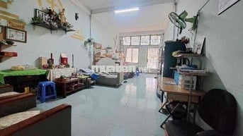 Chung cư lầu 1, 362 Lý Thường Kiệt, DT sổ:105m2, 4pn, 2wc