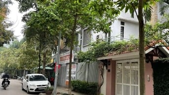 Cc mời thuê Bt Vip Ngọc Hà gần Lăng Bác 130m2x3,5T Gara oto 32tr/1th