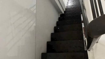 Bán nhà 3 tầng đường lạc long quân p3 Q11 gần chợ ,trường học