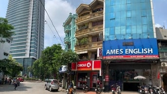 Tòa nhà văn phòng 12 tầng 152 Phó Đức Chính trống dt 125m2, 250m2