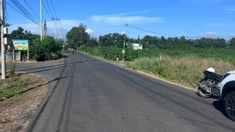 BÁN GẤP LÔ ĐẤT 20 X 60 MẶT TIỀN ĐƯỜNG NHỰA 10M LÀM XƯỞNG