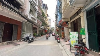 Bán gấp phân lô Hoàng Quốc Việt ô tô tránh - Vỉa Hè - Kinh Doanh