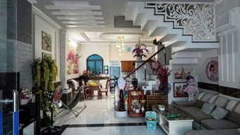 NHÀ RIÊNG QUẬN 2 GẦN CHỢ THẠNH MỸ LỢI HẠ GIÁ CẦN BÁN 5 TỶ 250 SHR