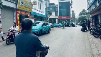 Bán Nhà KBT 3.5 Tầng Phố Nguyễn Huy Quang MB:85m