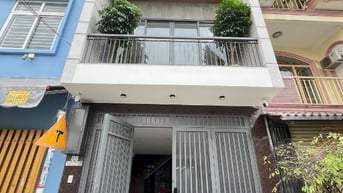 Nhà mới đẹp thang máy Mt đường số Lâm Văn Bền trệt 3 lầu vô ở liền