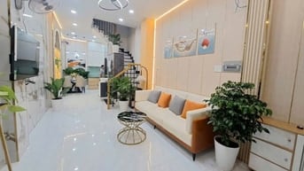 Nhà đẹp Hoàng Diệu - Quận 4. 2 tầng - Gần công viên Khánh Hội