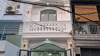 Bán nhà 2 lầu mới xây giá 11 tỷ phường BTT Q2 HCM