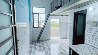 Phòng 20m2 có ban công gác, gần ngã 4 Thủ Đức, trường TC Marketing