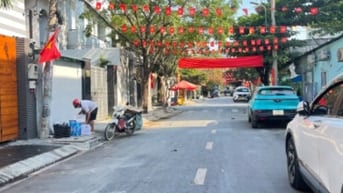 -Bán biệt thự 7x20m,3 lầu Dương Quảng Hàm, ngay bên bờ Kênh Tham Lương