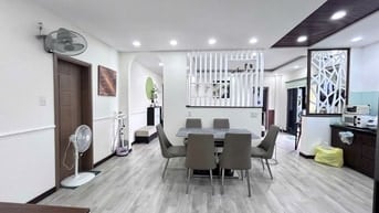 CHUNG CƯ NGUYỄN THỊ TẦN P2 Q8 CĂN HỘ SÂN VƯỜN 105,1M2 SHR, NỘI THẤT XÒ