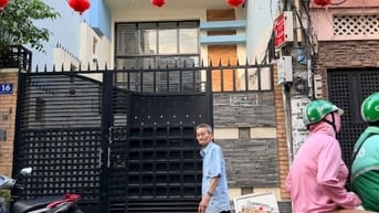 Bán nhà mặt tiền 3 lầu (5,5x21) 16 Phan Tây Hồ p7 Phú Nhuận (CẦU KIỆU)