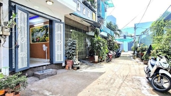 BÁN NHÀ HẼM XE HƠI CHẠY TỚI NHÀ - CÓ SỔ HỒNG ĐSH