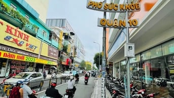 BÁN GẤP NHÀ HẺM XE HƠI 8M – Âu Cơ ngay vòng xoay Lê Đại Hành.