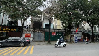 CC bán BT 22 mặt hồ TP Giao Lưu cạnh bộ CA Phạm Văn Đồng