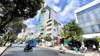 - DUY NHẤT- Mặt tiền Hai Bà Trưng (đối diện công viên Lê Văn Tám)