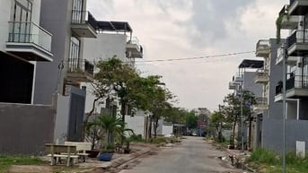 Bán lô đất nền 90m2 giá 2tỷ590 triệu đường Đào Trí, gần Q7 Riverside