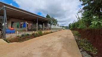 Đất 5000m2 đã tách 2 sổ, mặt tiền bê tông, dân cư đang ở 2 bên