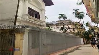 Bán biệt thự ngõ Lạc Long Quân Tây Hồ 165m2, mặt tiền 14m