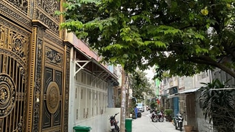 Bán nhà 5 tầng mới xây. Full nội thất hiện đại. Gần Đầm Sen.