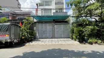 Bán nhà 3 lầu Dt 7x18m  gần đường Lê Văn Lương , Chợ Tân quy, Quận 7. 