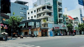 Mặt tiền Nguyễn Văn Trỗi,  tầng thang máy sẵn HĐT 55tr/tháng 23 TỈ