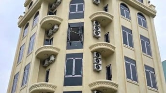 Chính chủ bán nhà 5t  phân lô ngõ 97 Văn Cao 50m2,mt4,2m giá 13,5 tỷ