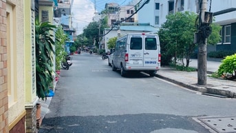 Cho thuê nhà góc 2mt - Tô Hiến Thành. 7,5m x 13m. 2 lầu. có thang máy.