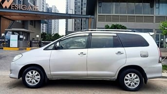 Bán rẻ TOYOTA INNOVA G xịn Model  2010  Full Options 