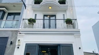 LÊN SÓNG CĂN NHÀ LUXURY FULL NỘI THẤT XÃ BÀ ĐIỂM, TP HCM
