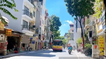 Nhà 4T cũ vị trí đẹp Mp Thuỵ Khuê-Chu Văn An vỉa hè rộng kd sầm uất