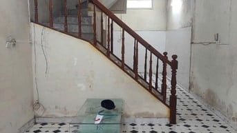 Cho thuê nhà ngõ 1080 Hồng Hà, đối diện Viện 108