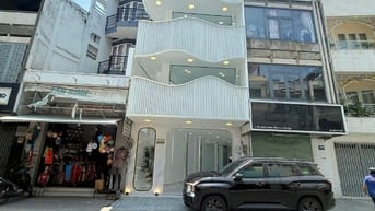 MT Nguyễn Trọng Tuyển NGANG 5,1m. 4 tầng mới 100%. Thu nhập 55tr/tháng