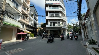 Giảm 2,5T.Góc 3MT Trương Hoàng Thanh, 5 tầng. HĐT 51tr/tháng.Chỉ 17,5T